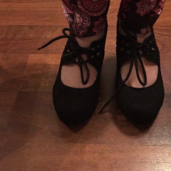 🌷Lil Girls Mary Jane Heels🌷 - Picture 8 of 8